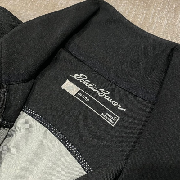 Eddie Bauer Women’s track jacket - Picture 3 of 6